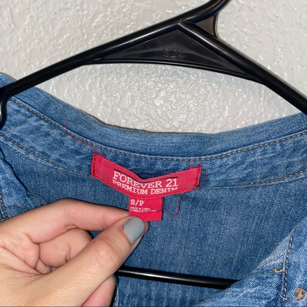 F21 button up - Picture 5 of 5